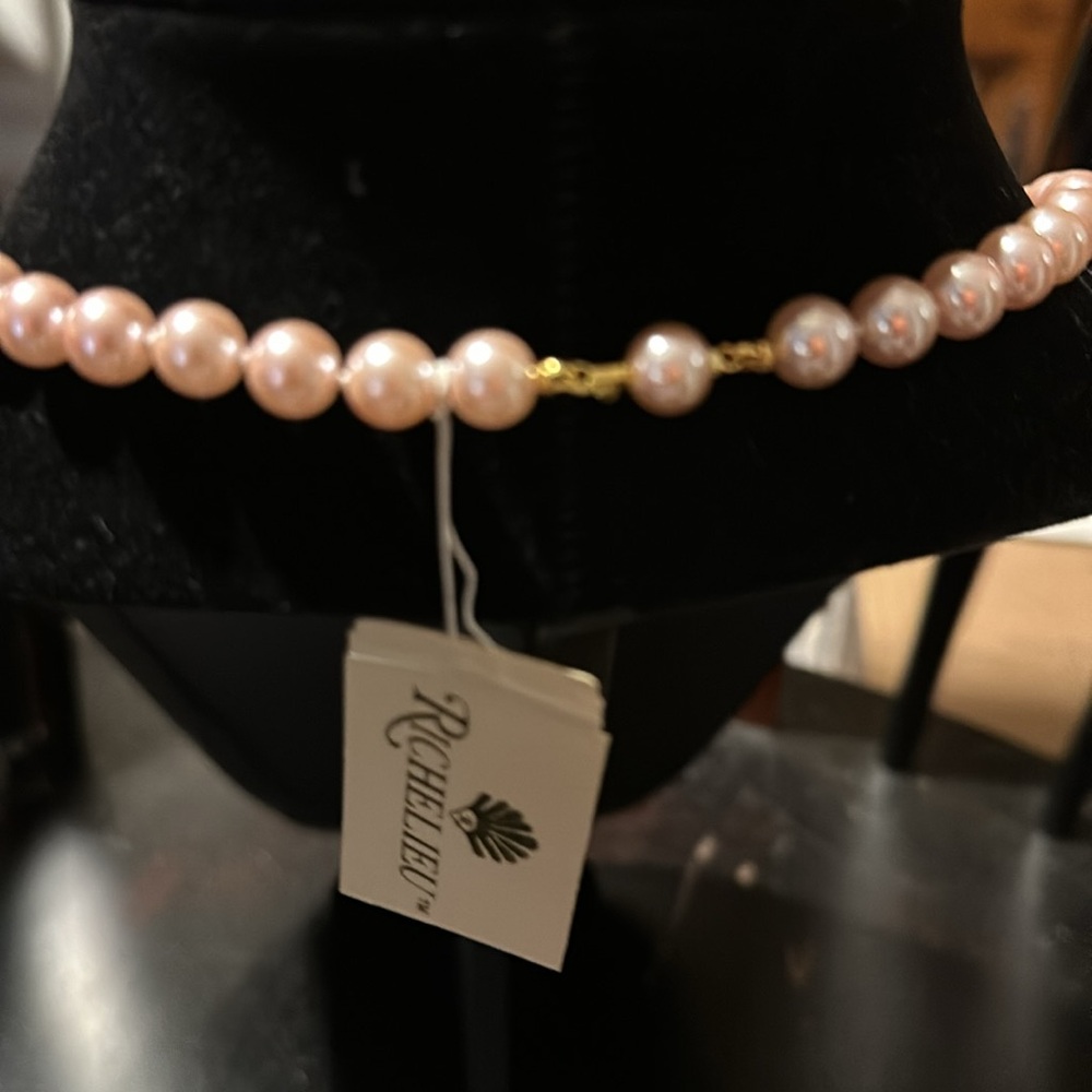 Vintage Richelieu Faux Pearl Necklace NWT - Picture 2 of 3